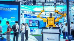 <b>及时引辆从城郊匝道分流</b>